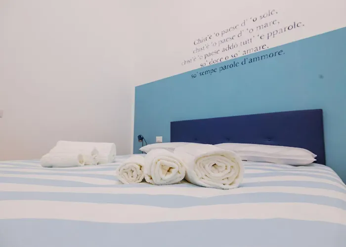 Le Stanze Del Poeta Libero Bovio